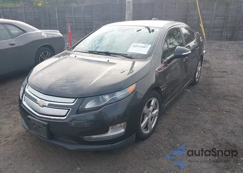 2015 Chevrolet Volt z USA, uszkodzony, nr VIN 1G1RC6E48FU133290